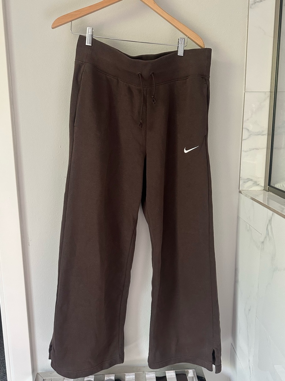 Nike Women's Sportswear Phoenix Fleece Plush Wide Leg Pants - Picture 7 of 8